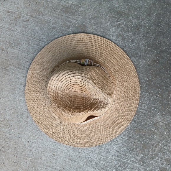 Marcus Adler New York Stylish Tan Straw Hat with Braided Band One Size - Picture 6 of 7